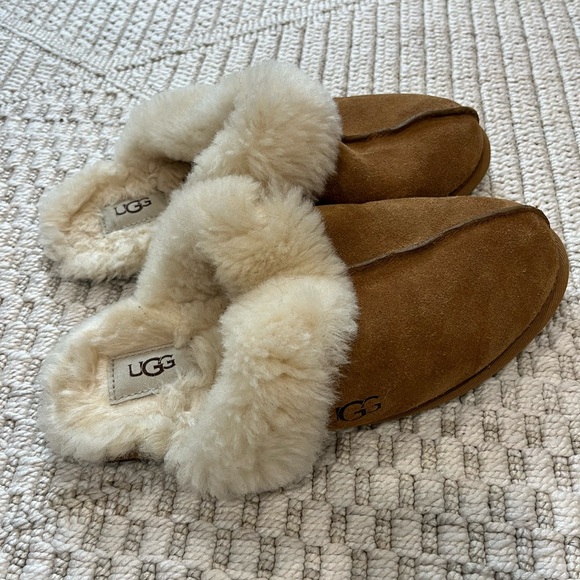 UGG Women's Scuffette II Slippers in Chestnut - Picture 4 of 6